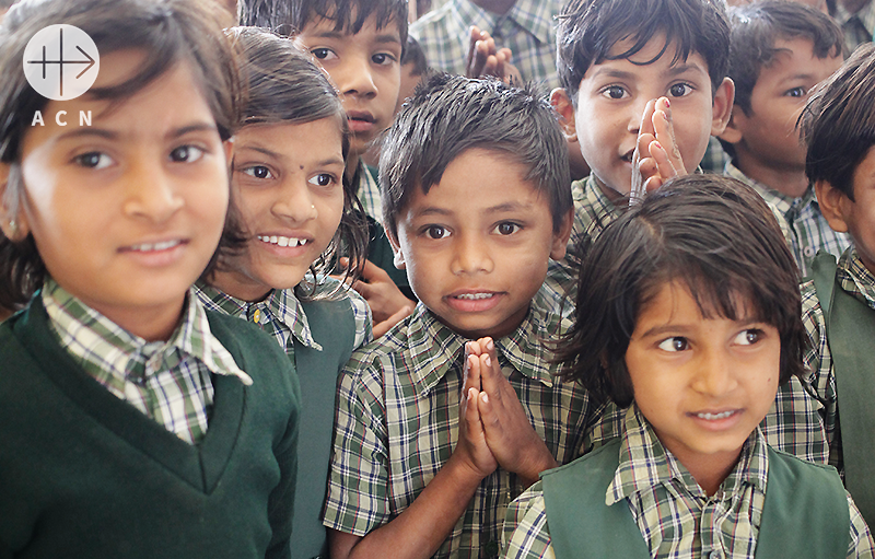 암바오처 본당에서 운영하는 성 아르놀드 학교의 어린 학생들 (출처=ACN 자료사진)