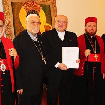 (좌측부터) 시리아 정교회 알사마니 몬시뇰님, 시리아 가톨릭 무슈 대주교님, ACN 중동 지역 책임자이신 할렘바 신부님, 시리아 정교회 샤라프 대주교님, 칼데아 가톨릭 마다시 주교님