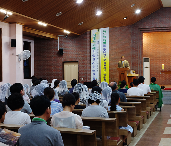 제주교구 하귀성당 방문 (출처=ACN 자료사진)