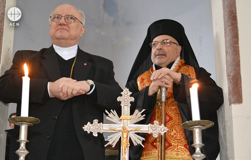 안제이 할렘바 신부와 니콜라스 사와프 대주교 (출처=ACN자료사진)