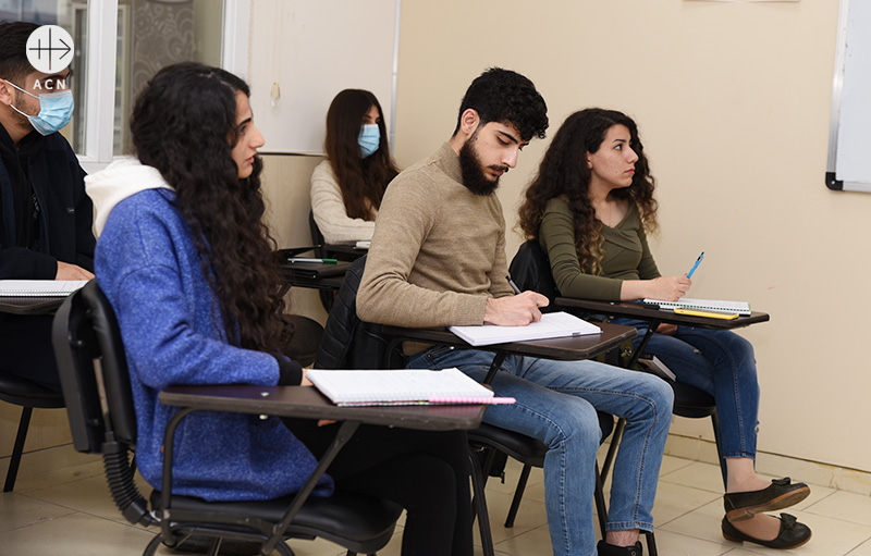 이라크 아르빌 가톨릭대학교에서 공부하는 학생들 (출처=ACN 자료사진)