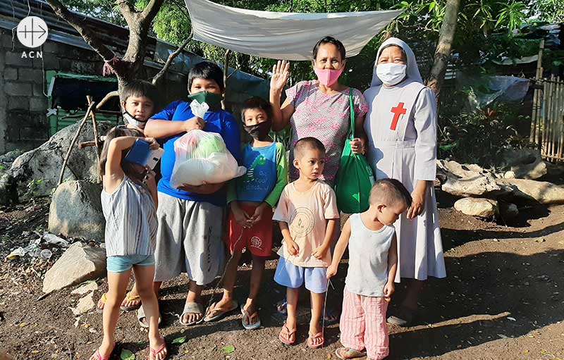 필리핀 안티폴로의 가밀로회 생계 지원. 수녀들은 또한 영양실조에 걸린 어린이들을 돕습니다. (출처=ACN 자료사진)
