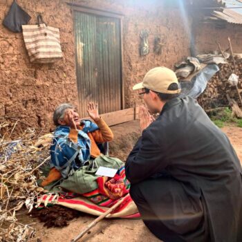 PERU / NATIONAL 21/00564
720 Ordinary Masses and 18 Gregorians for 18 priests, Instituto del Verbo Encarnado, Provincia Nuestra Señora de Chapi, 2022: A priest visiting the poor.