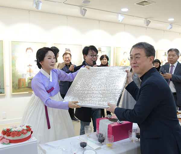 2023년 윤영선, 성인을 만나다