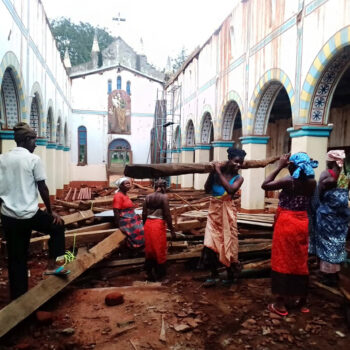 Parishioners helping repair the parish church of Saint Joseph of Mitúcue.
MOZAMBIQUE / LICHINGA 24/00170
Repair of the parish church of Saint Joseph of Mitúcue